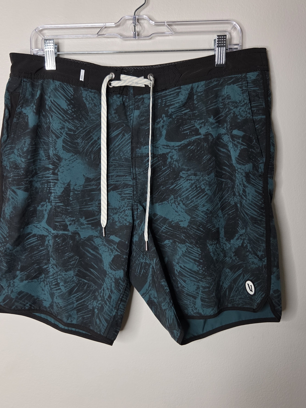 Vuori Cruise Boardshorts 3-Pocket Tie Front